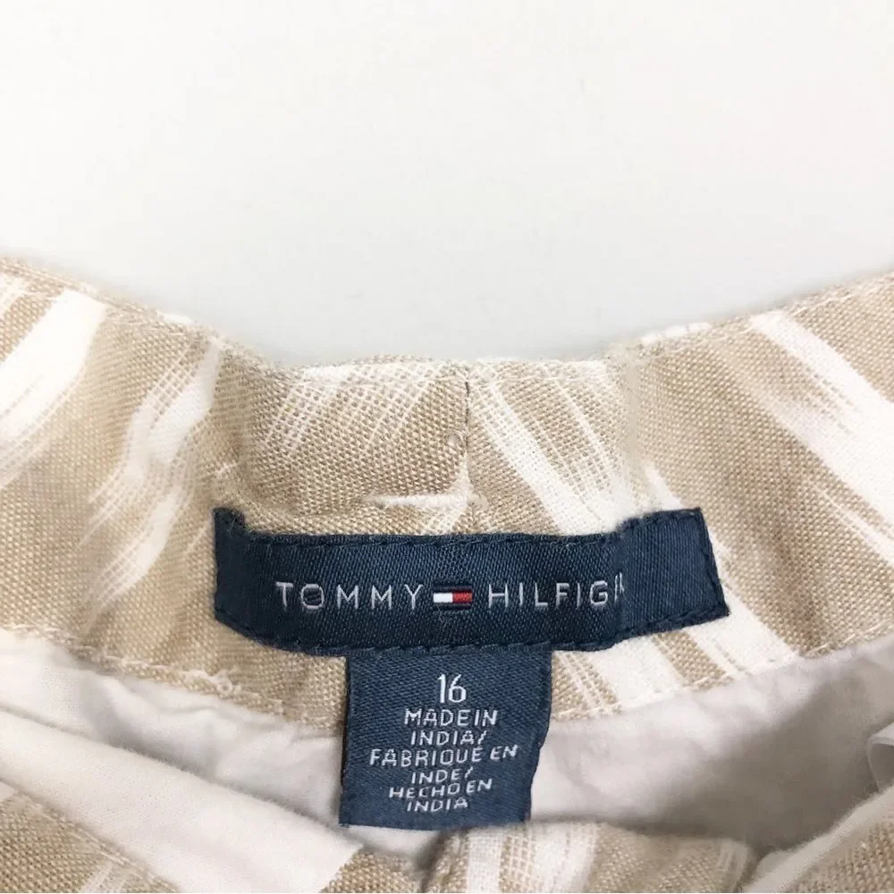 TOMMY HILFIGER | Tan/White Tribal Brushstroke Belted Shorts Women’s Size 16